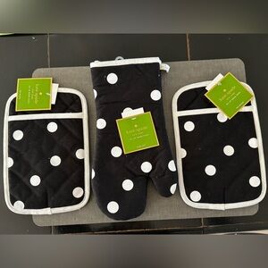 Kate Spade Oven Mitt and Potholders